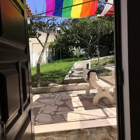 Homebase לינה וארוחת בוקר *