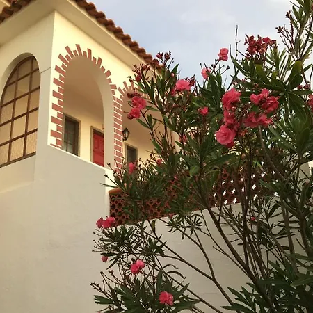 Homebase לינה וארוחת בוקר
